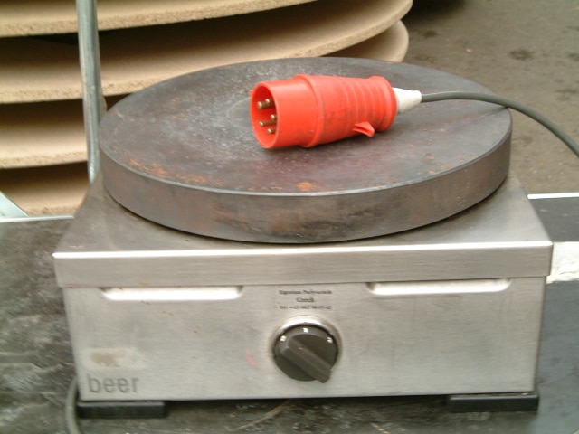 Elektro Kochplatte auf Tisch, 5kW, 380V -16A